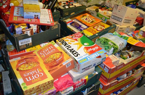 White Rose supports Leeds South and East foodbank