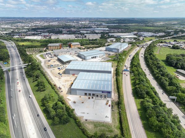 Caddick Construction reaches halfway milestone at Leeds Valley Park