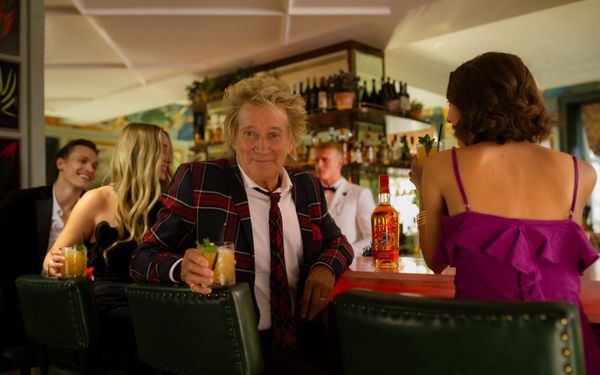 British pop icon Sir Rod Stewart launches The Ivy’s new premier rewards app