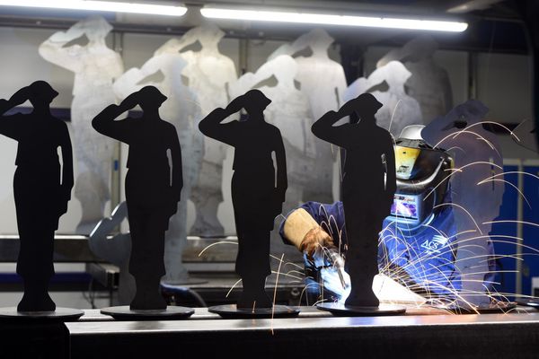 ACS creates 400 statues for Remembrance Day