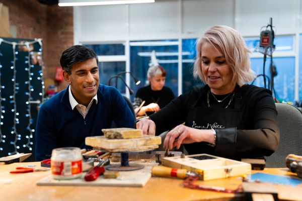 Prime Minister Rishi Sunak praises 'thriving' Sunny Bank Mills